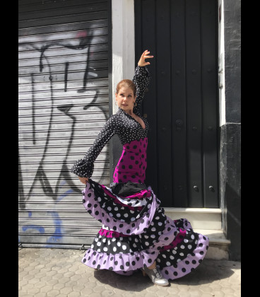 Falda flamenca profesional modelo Sevilla rojo con negro