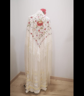 Mantón de seda para bailar en color blanco bordado con flores