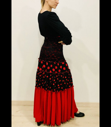 Falda flamenca profesional modelo Sevillanita negro y rojo